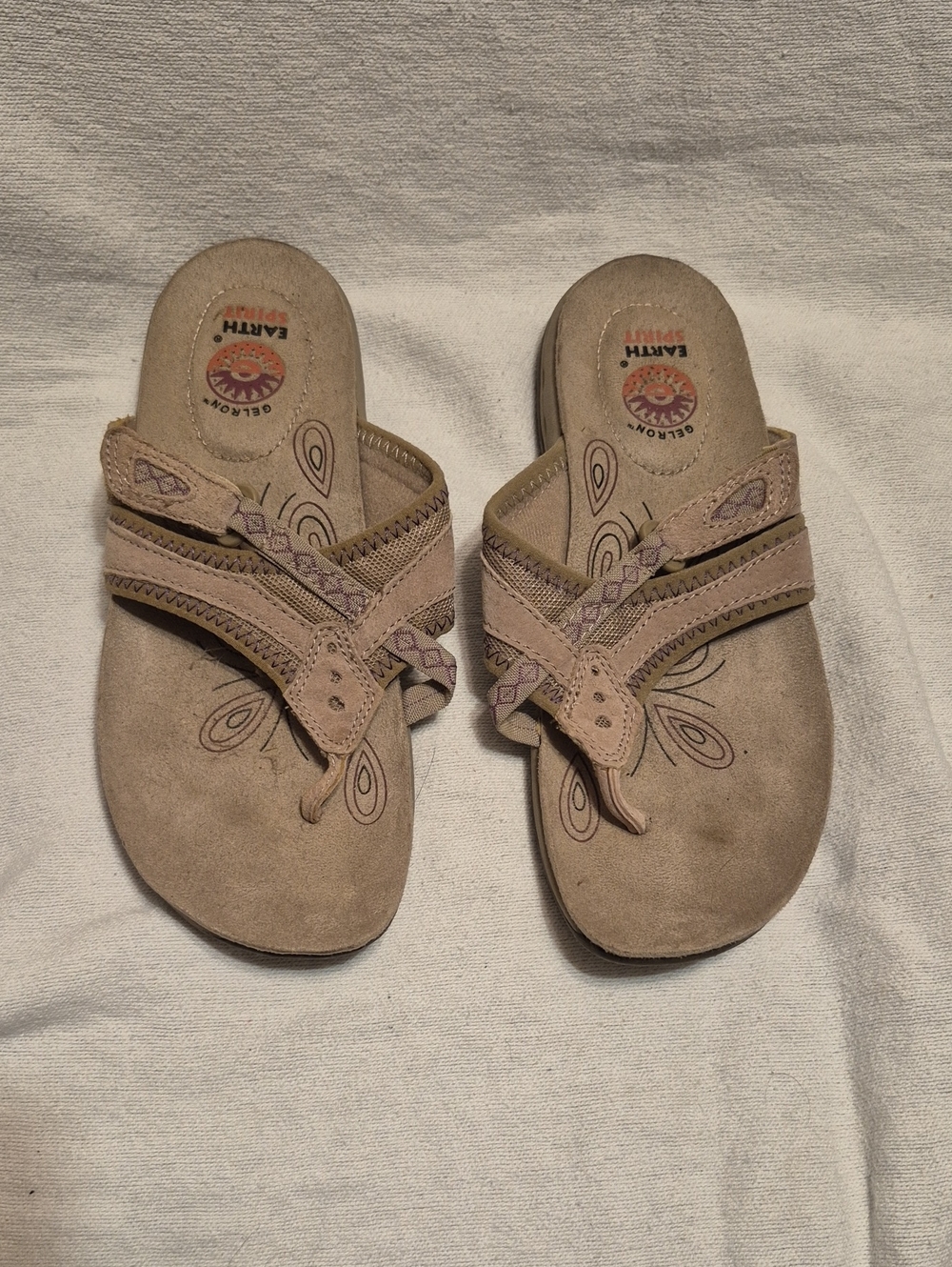 Earth Spirit Light Beige Suede Thong Sandals with Floral Stitching